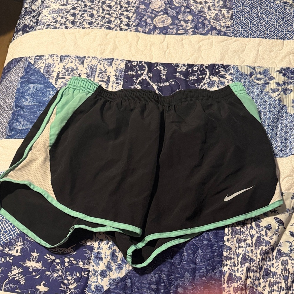 Nike Women's Black and Mint Athletic Shorts